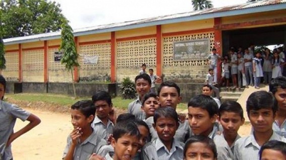 South Tripura : Srinagar H.S School Students boycott classes South Tripura : Srinagar H.S School Students boycott classes
